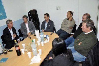 El Intendente Municipal Mario Meoni se reuni� con los integrantes de la Agencia de Desarrollo Jun�n