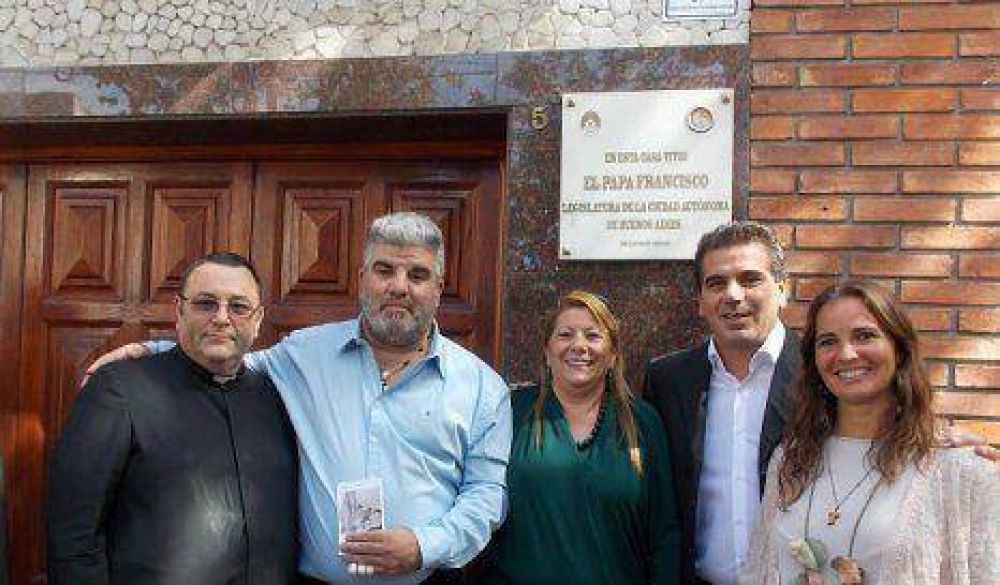 Legisladores porte�os homenajearon al Papa Francisco