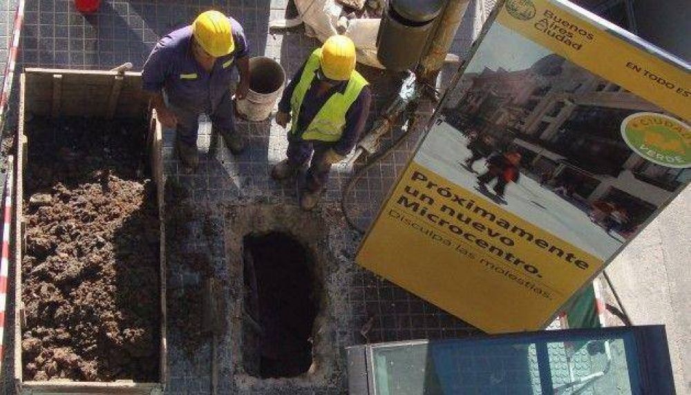 Santilli contra Metrogas por las veredas rotas