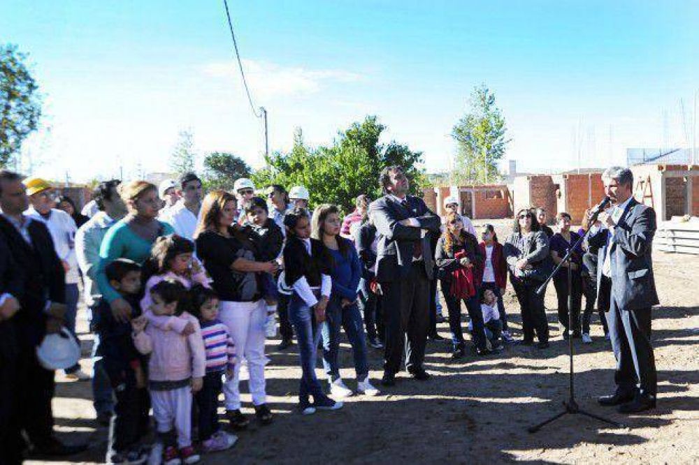 Preadjudicaron dos nuevas viviendas en Juana Koslay