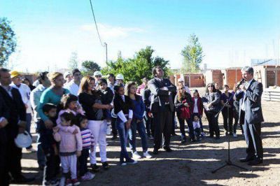 Preadjudicaron dos nuevas viviendas en Juana Koslay