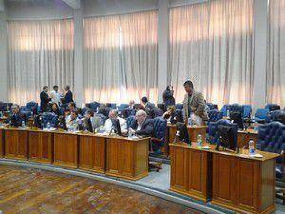 Aprueban proyectos de las Primarias Abiertas y el voto a los 16 a�os			