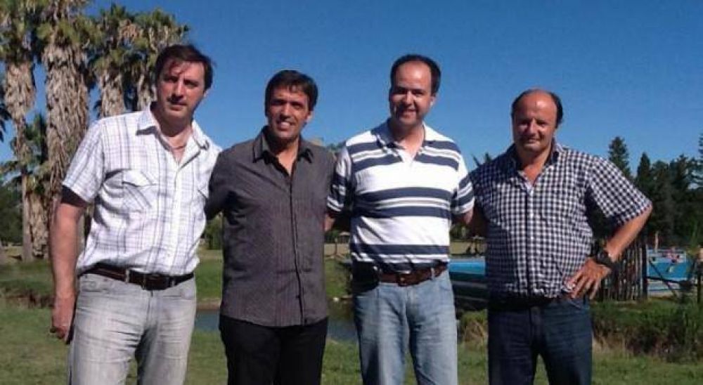 Guacone particip� de reuniones con intendentes "vecinalistas"
