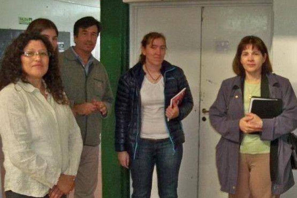 Inician la refacci�n de las aulas en el Secundario N� 17