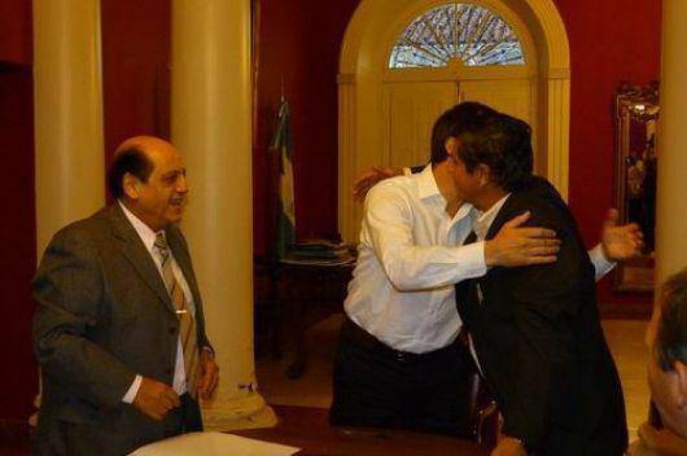 "Hay que trabajar en beneficio de Corrientes", exhort� Camau Esp�nola