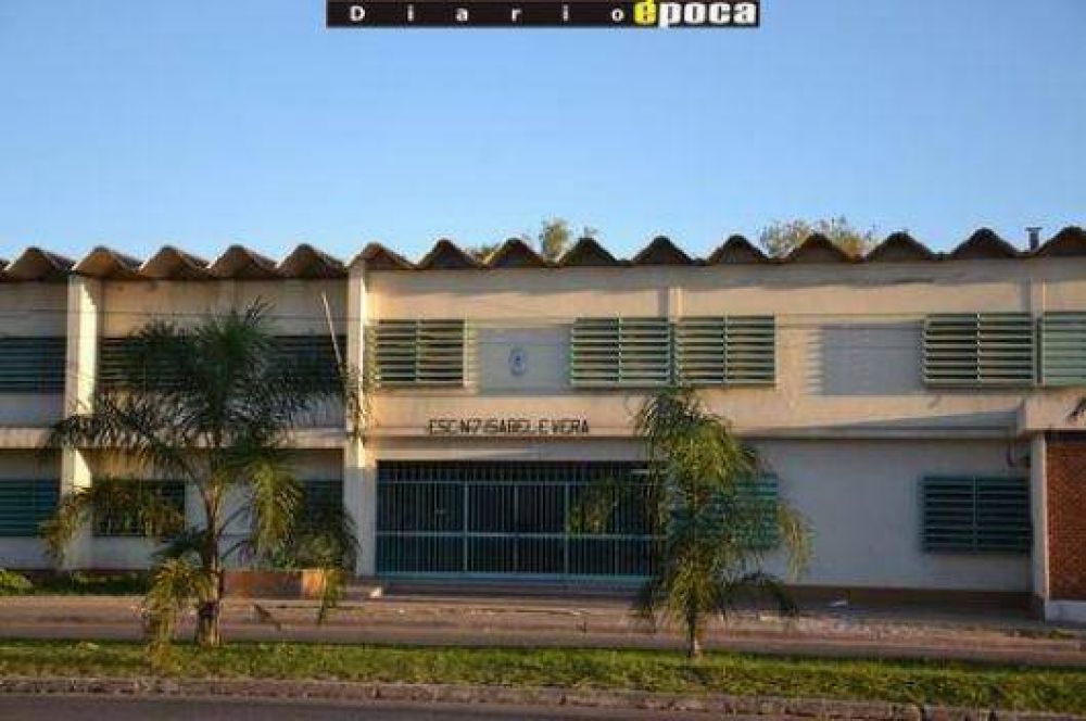 Joven de 15 recibi� cortes en la cara por compa�eras al salir de la nocturna