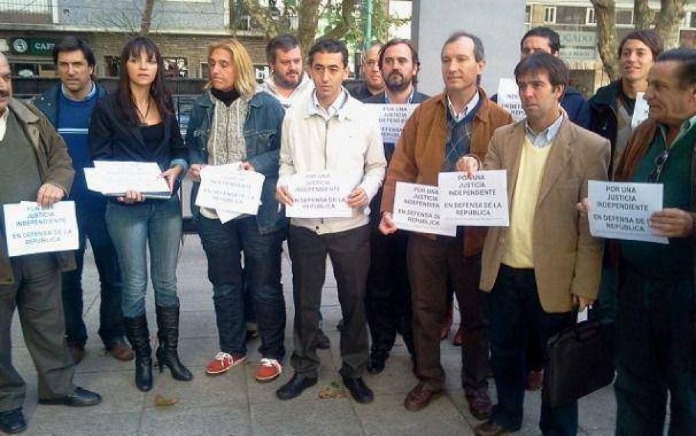 La derecha y la izquierda se unen contra el kirchnerismo en la marcha del 18A