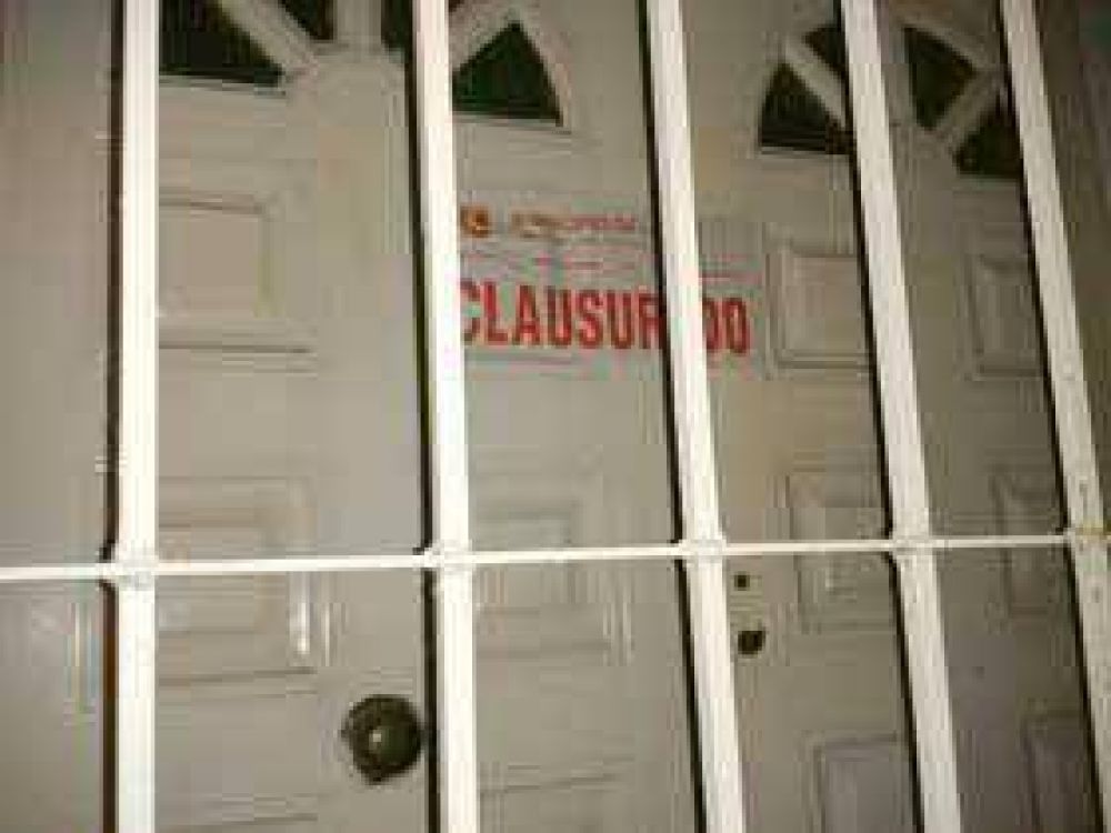 Lan�s: clausuraron tres fiestas clandestinas