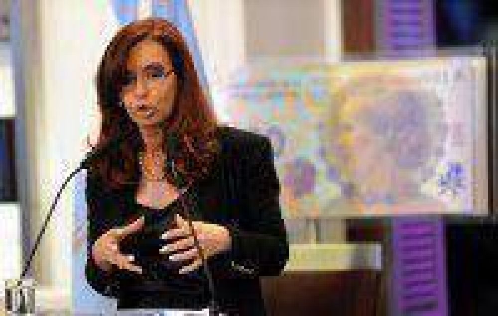 Cristina afirm� que es necesario un proyecto para que la UIF y AFIP sean querellantes en causas de lavado