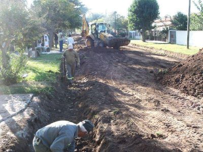 M�S DE 1.400 METROS DE ASFALTO PARA GAR�N