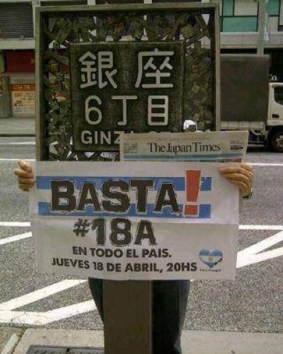 Empez� el cacerolazo y Cristina deja el pa�s en medio de las protestas