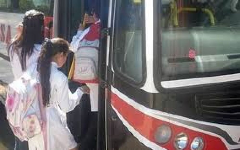 Ampl�an bocas para tramitar boleto estudiantil