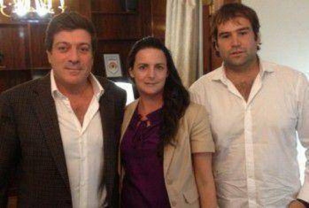 Los autonomistas de Quequ�n fueron recibidos por Mariotto