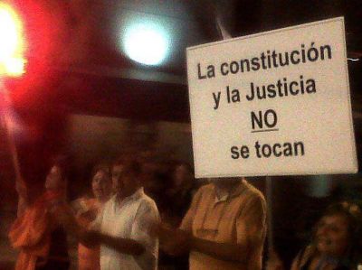 M�s de 5.000 personas se juntaron en Neuqu�n por el 18A