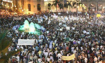 Dirigencia opositora pretendi� capitalizar sin repercusi�n el cacerolazo en C�rdoba