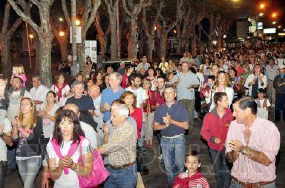 18A: Olavarr�a se manifest� en el centro contra el Gobierno Nacional