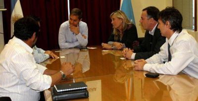 El Intendente se reuni� con representantes del Banco Hipotecario
