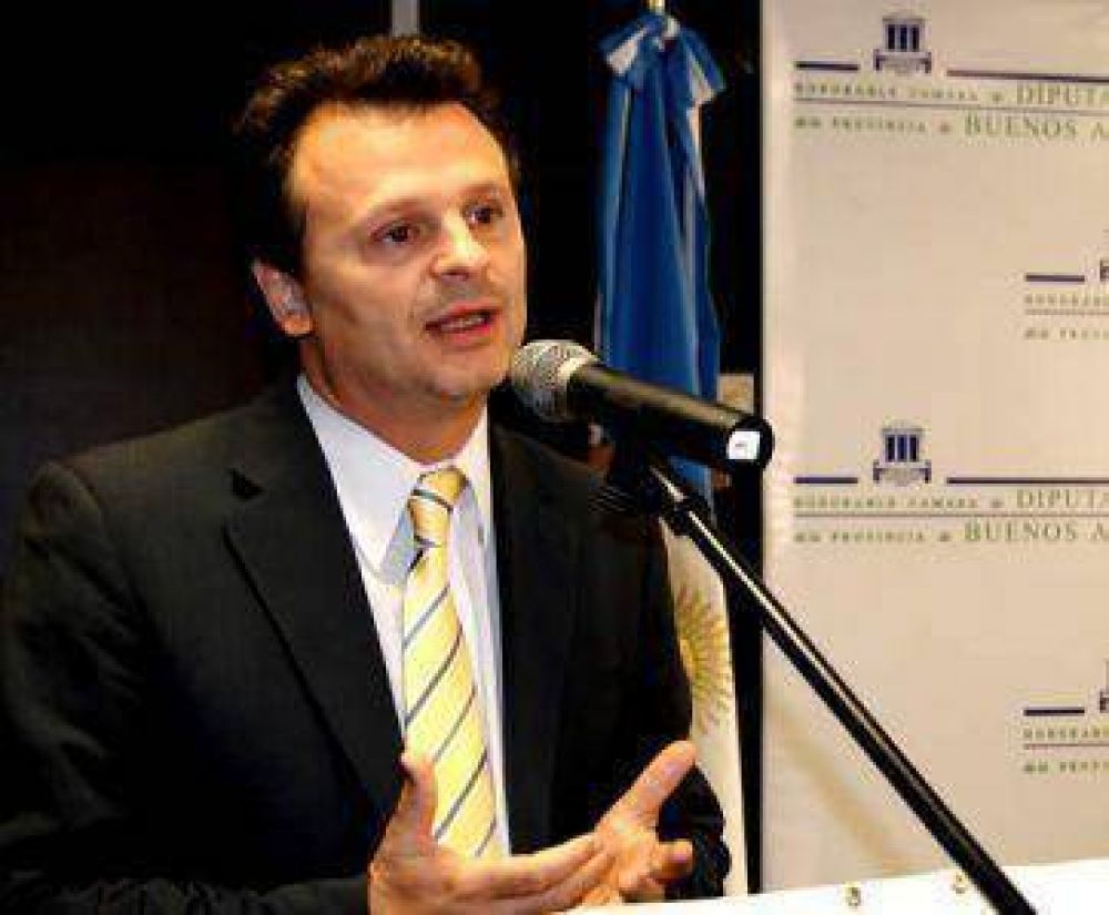 Gabriel Bruera: "La cat�strofe no termin�"