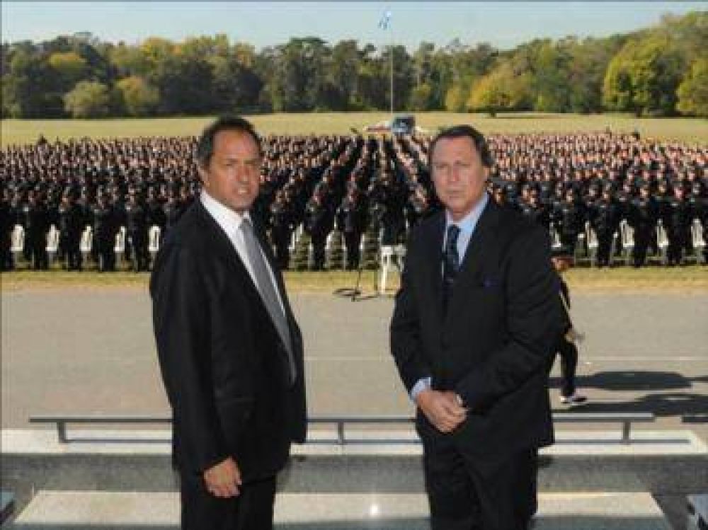 Scioli inaugur� ciclo lectivo policial 2013