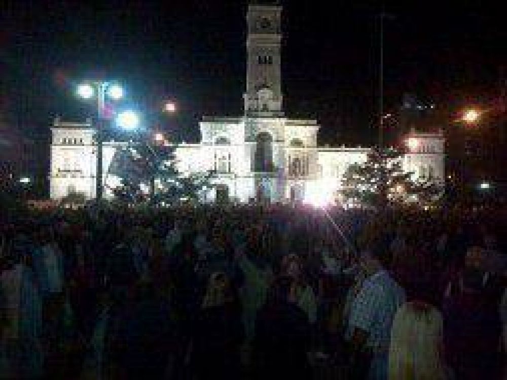 #18A: Pablo Bruera en el centro de los reclamos del cacerolazo en La Plata