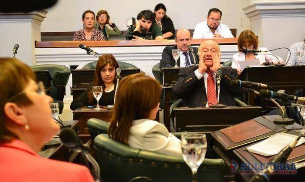 Duro cruce en el Senado por declaraciones del Gobernador