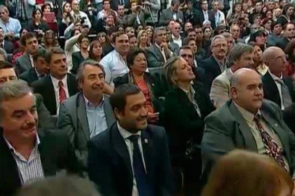 La Presidenta entreg� los recursos al Intendente para el traslado de la planta de reciclado