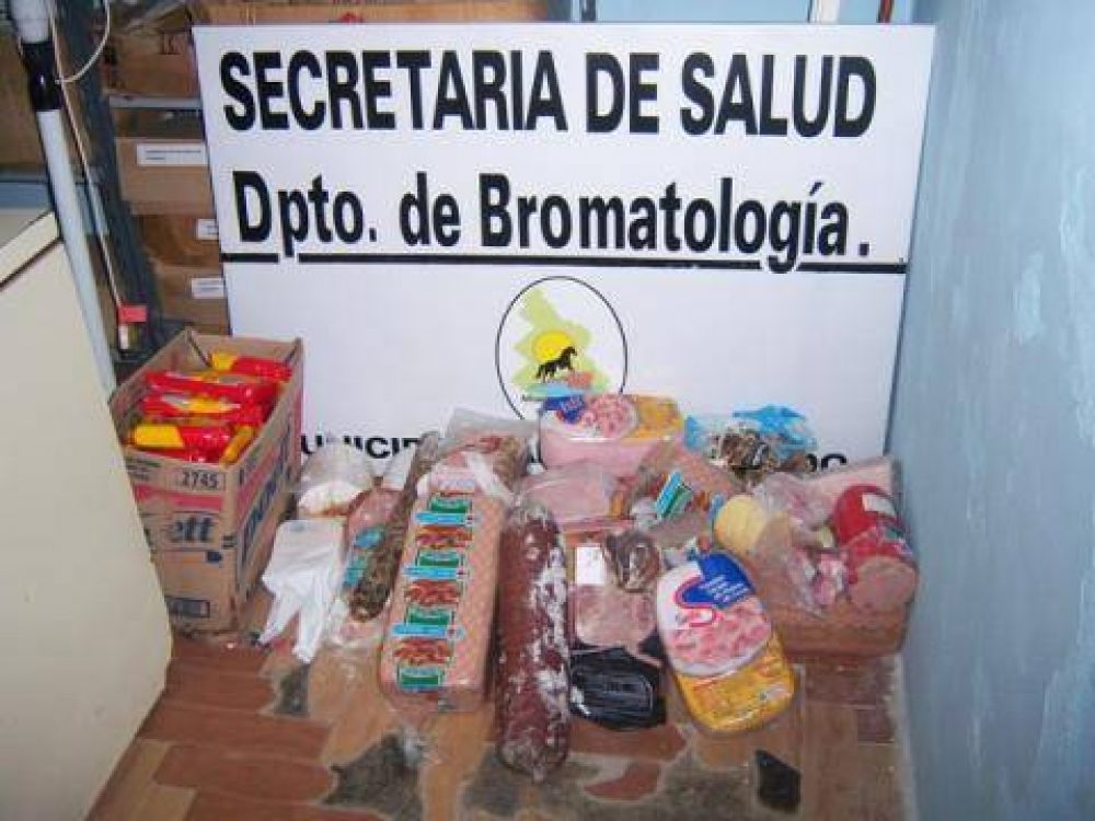 El Municipio incaut� mercader�a en dos supermercados