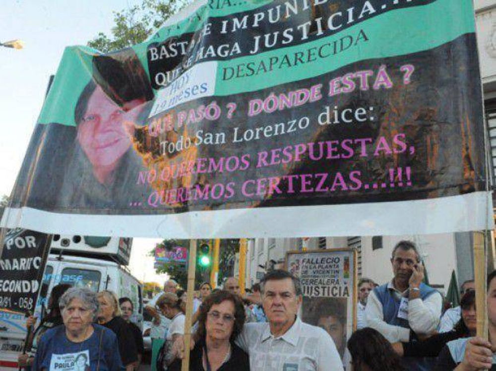 La gente march� por Paula Perassi con duras cr�ticas a la Justicia