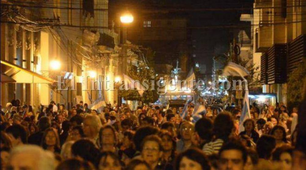 El 18A en Salta: Cientos de personas marcharon frente a la Legislatura