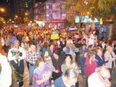 #18A: 3 mil personas en el cacerolazo de Jun�n