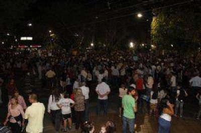 La oposici�n sanjuanina march� en Plaza 25 de Mayo contra el gobierno nacional