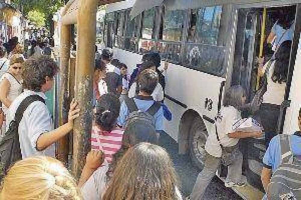Destinan casi $200 mil por d�a para mantener el transporte urbano