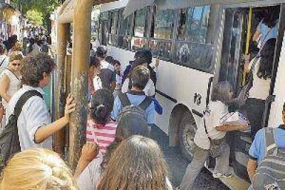 Destinan casi $200 mil por d�a para mantener el transporte urbano
