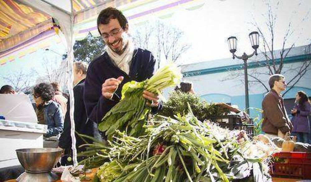 M�s de 30 mil personas en Buenos Aires Market