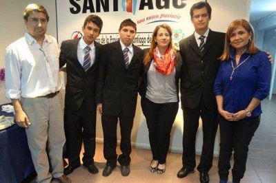 Comisi�n de alumnos santiague�os viaja a Ecuador