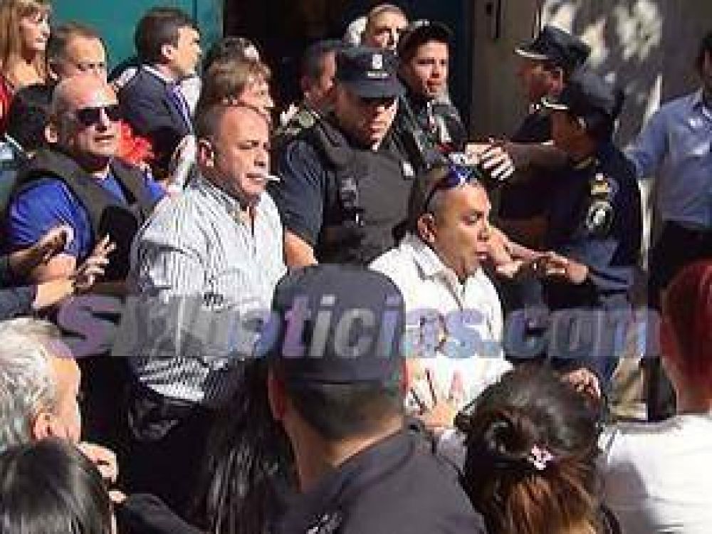 Incidentes al terminar la apertura de sesiones en Vicente L�pez