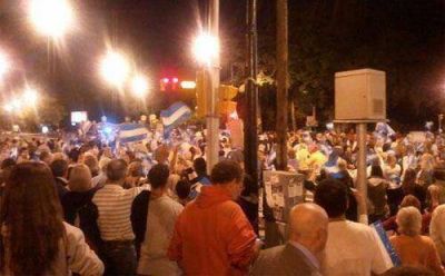 Nueva movilizaci�n multitudinaria contra el gobierno nacional