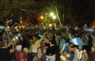 18A: Masiva convocatoria en Plaza Constituci�n