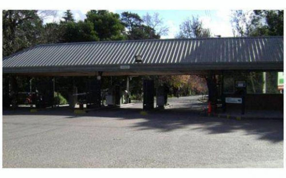 Tres ladrones armados ingresan a plena luz de d�a a country de Pilar para robar
