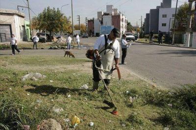 Quilmes: nuevos trabajos de limpieza en sumideros de todo el distrito