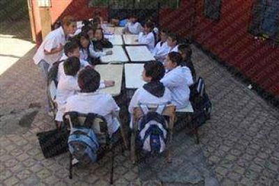 Por problemas edilicios, suspenden las clases en la escuela de Ren� Favaloro
