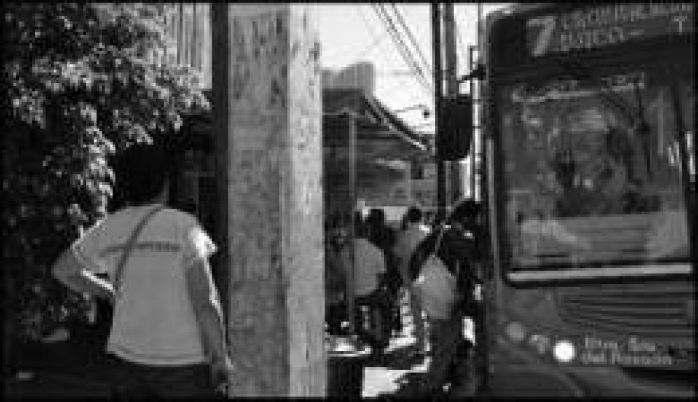 Discapacitados se quejan de las malas condiciones de viaje en los colectivos de Posadas