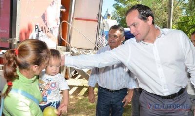 Camau visit� una comuna nuevista y se comprometi� a apostar al desarrollo