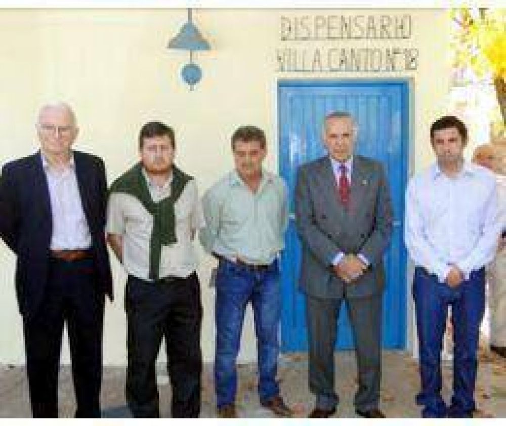 Acto en el Centro de Salud de Villa Canto  