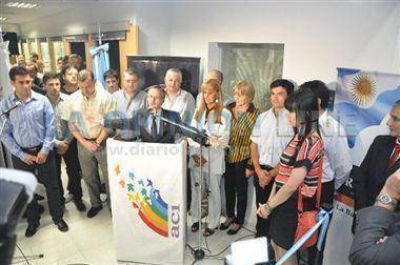 Credicoop abri� su renovada sucursal, anoche en Rafaela