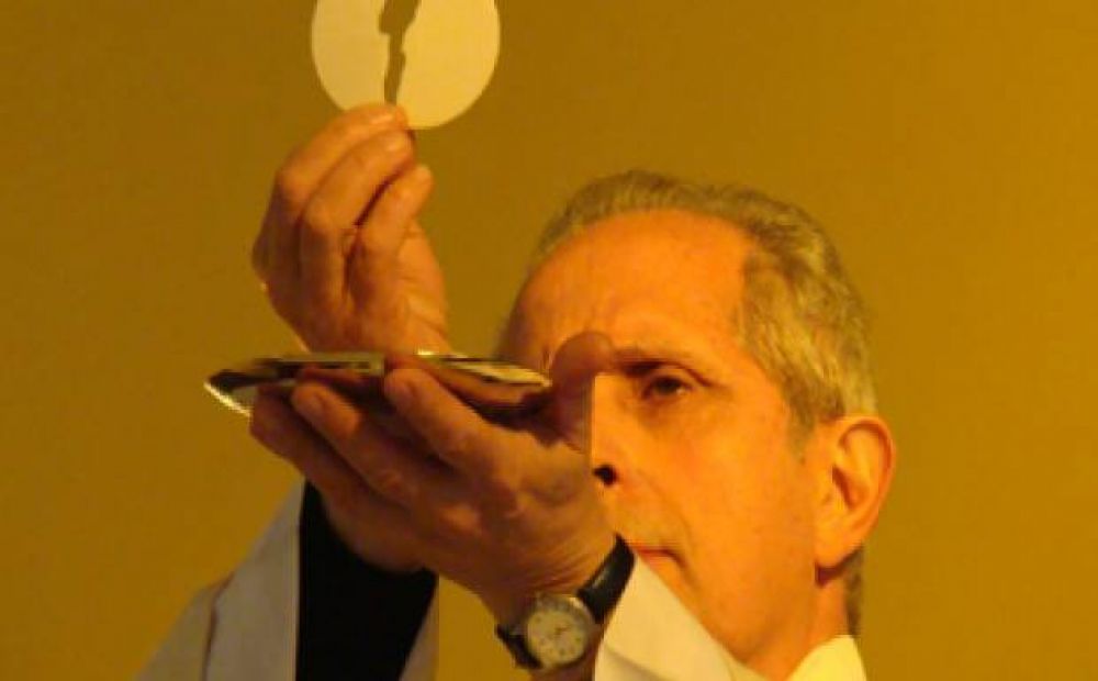 Poli asume como sucesor de Bergoglio