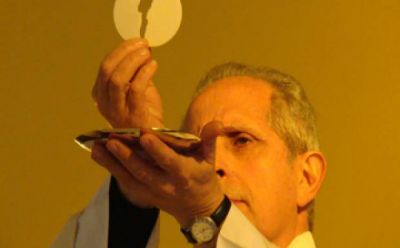 Poli asume como sucesor de Bergoglio