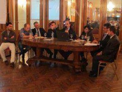 Se realiz� en el Sal�n Blanco la capacitaci�n a cargo de responsables de Aduana y AFIP	