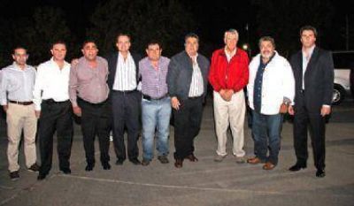 El l�der nacional de la UOCRA pas� por San Juan y firm� convenios con la Provinca