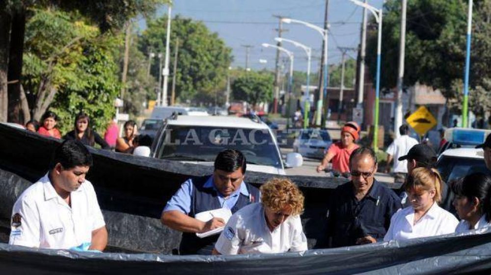 Muri� bajo las ruedas de un colectivo, en el barrio 11 de Marzo